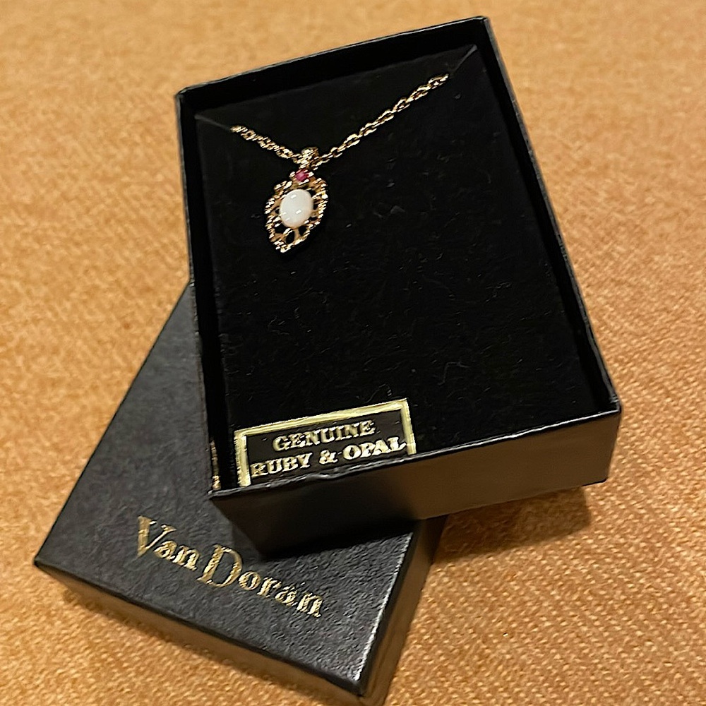 Vintage Van Doran Genuine Ruby and Opal Pendant Necklace